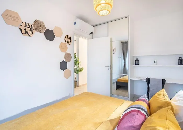 Modern Bright Central Place With Terrace