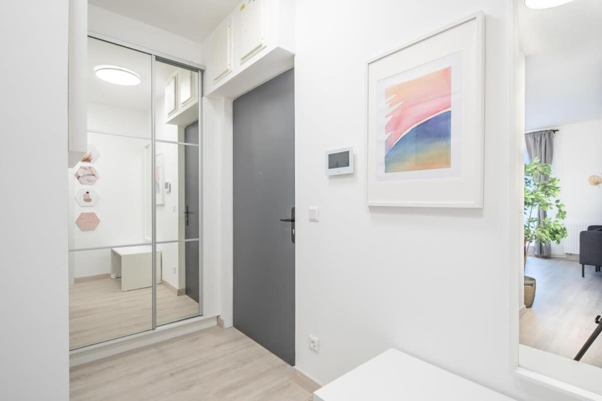 Appartement Modern Bright Place With Terrace
