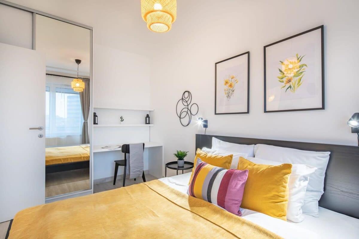 Appartement Modern Bright Place With Terrace *